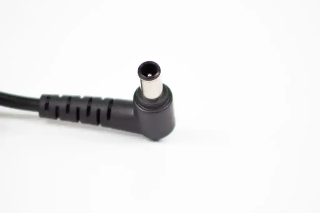 Cargador Lg 12v/2a 24w 6.5*4.4mm Tipo Original