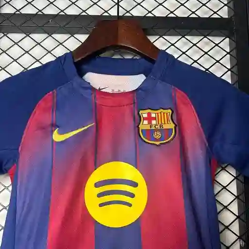 Uniforme Barcelona Local Niño (talla 10 )