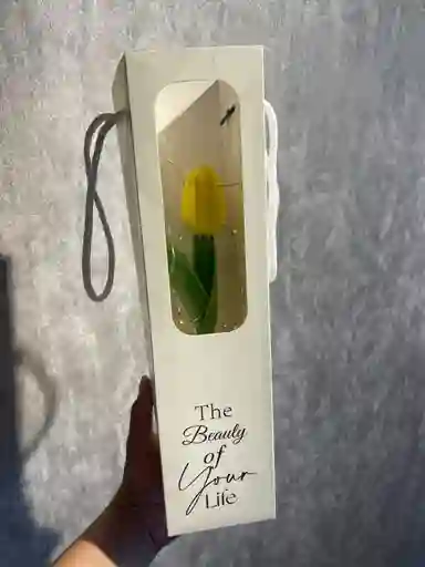 Tulipán Amarillo En Caja De Lujo Y Luz Led _ Flores Amarillas
