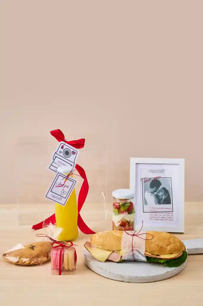 Desayuno Sorpresa Maletín Cristal De Amor Y Amistad