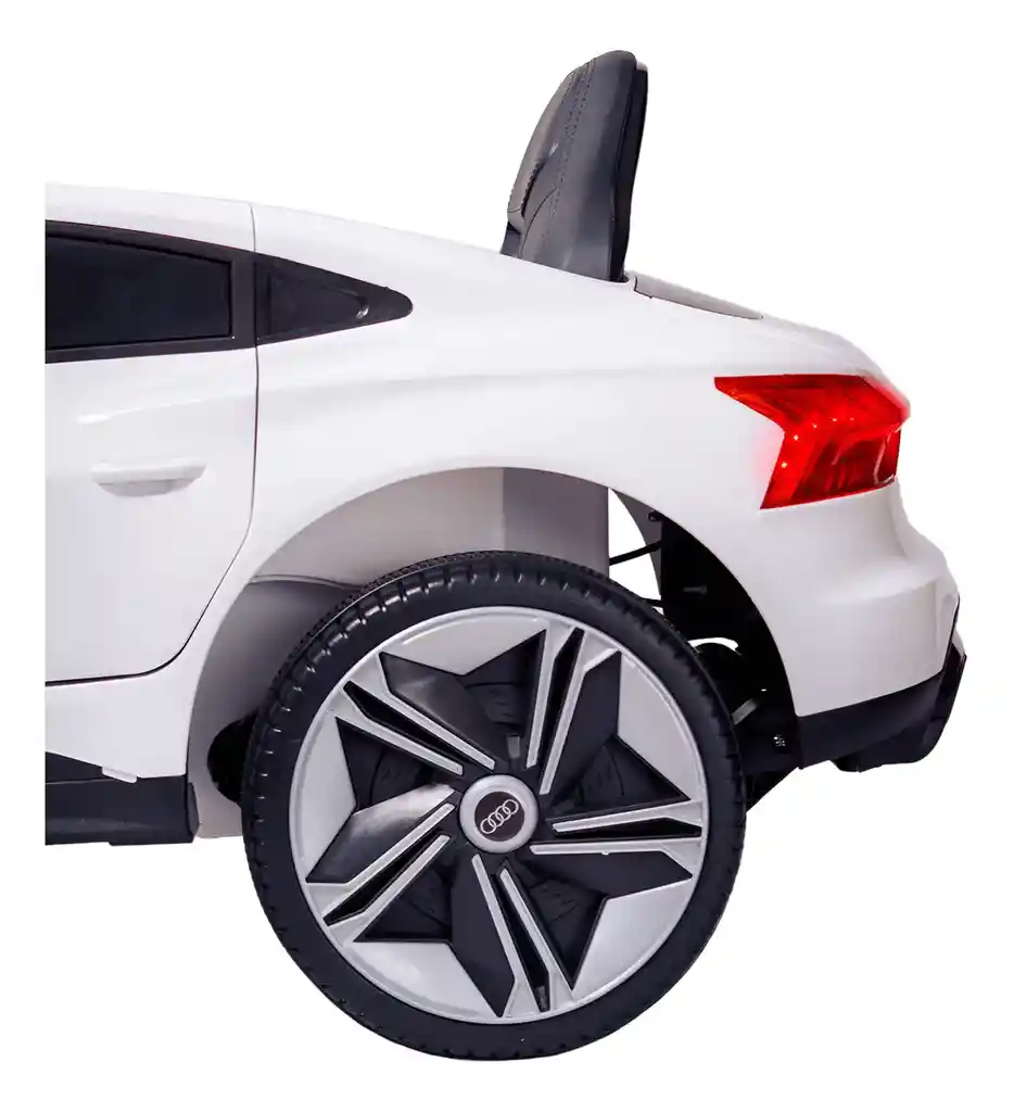 Carro Montable Audi Rs E-tron Gt 12v Control Remoto Blanco Niños