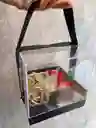Caja Transparente Con Rosas Satinadas, Manigueta En Cuerina Y Chocolates – Detalle Elegante Amor Y Amistad