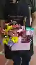 Detalle Lila Con Flores Y Dulces - Canasta De Amor