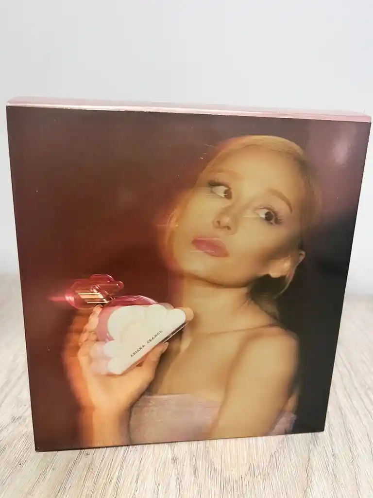 Ariana Grande Cloud Pink