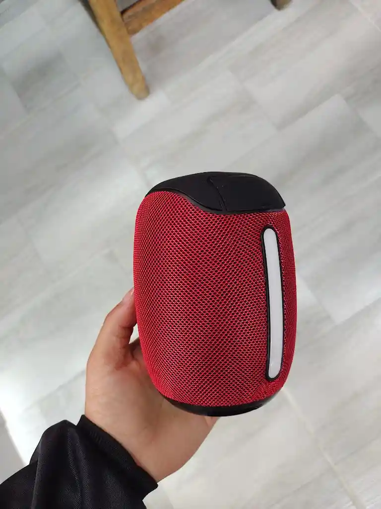 Parlante Pequeño Inalámbrico J-ipok Rojo Portatil