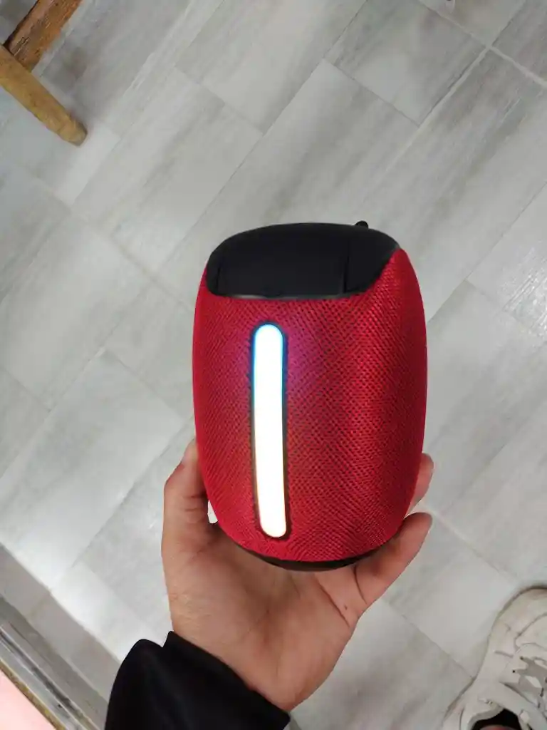 Parlante Pequeño Inalámbrico J-ipok Rojo Portatil