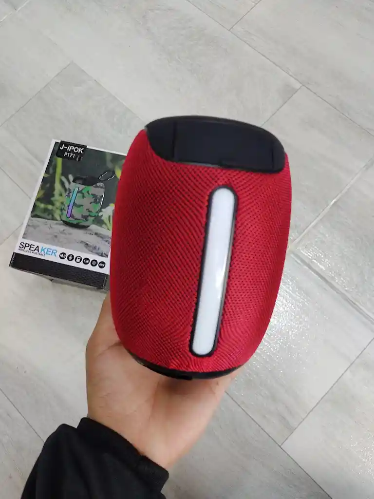Parlante Pequeño Inalámbrico J-ipok Rojo Portatil