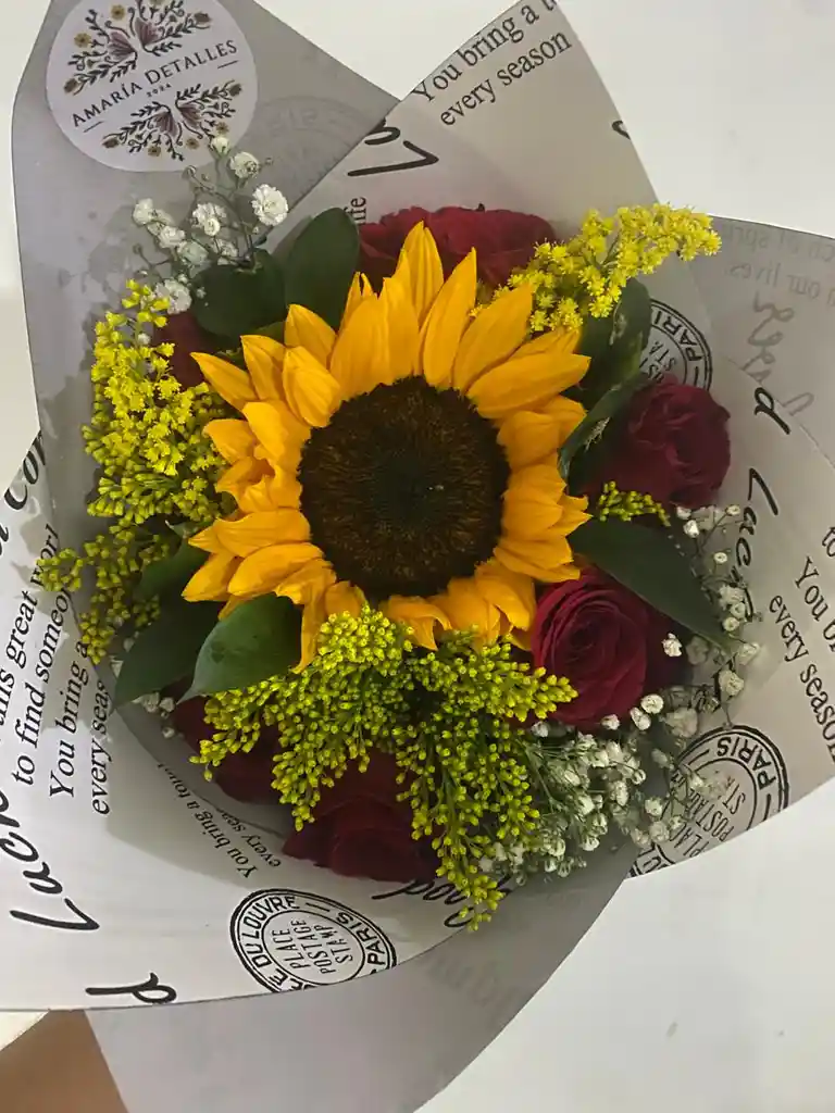 Ramo De Girasol Con Rosas