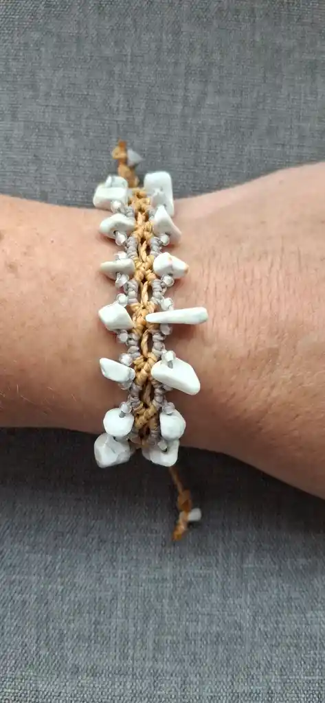 Pulsera De Micro Macramé Con Piedra De Howlite