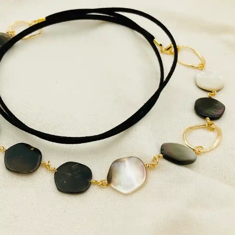 Collar Nácar Y Argollas Doradas