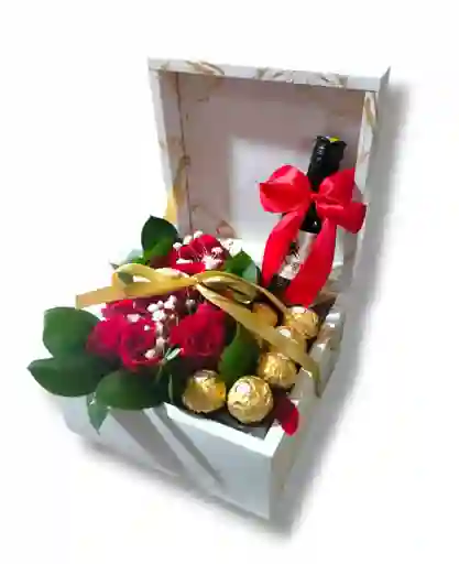 Caja De 12 Rosas 8 Chocolates Vino Gato Negro 187ml