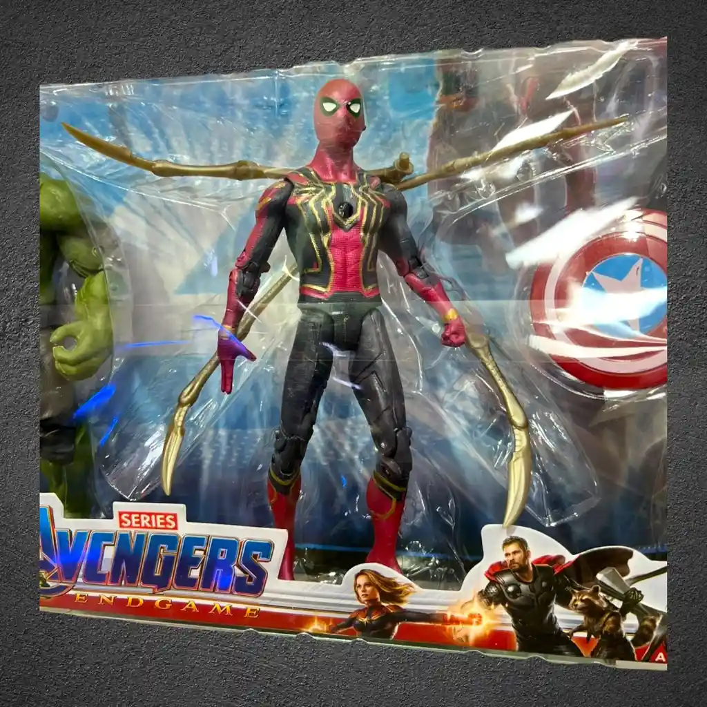 Set Figuras Muñecos Articulados Avengers Vengadores X 4 Con Luz
