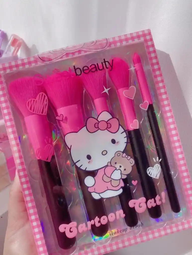 Set De Brochas Hello Kitty X5 – Edición Especial 💗