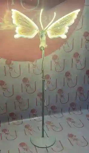 Mariposa Con Movimiento Grande Led Calido + Base Graduable