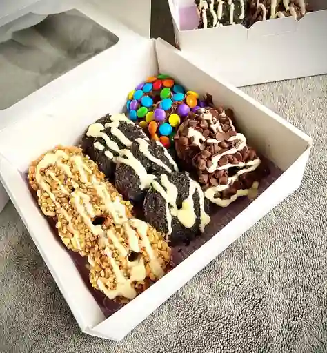 Combo De 9 Mini Donas Con Salsas Y Topinggs