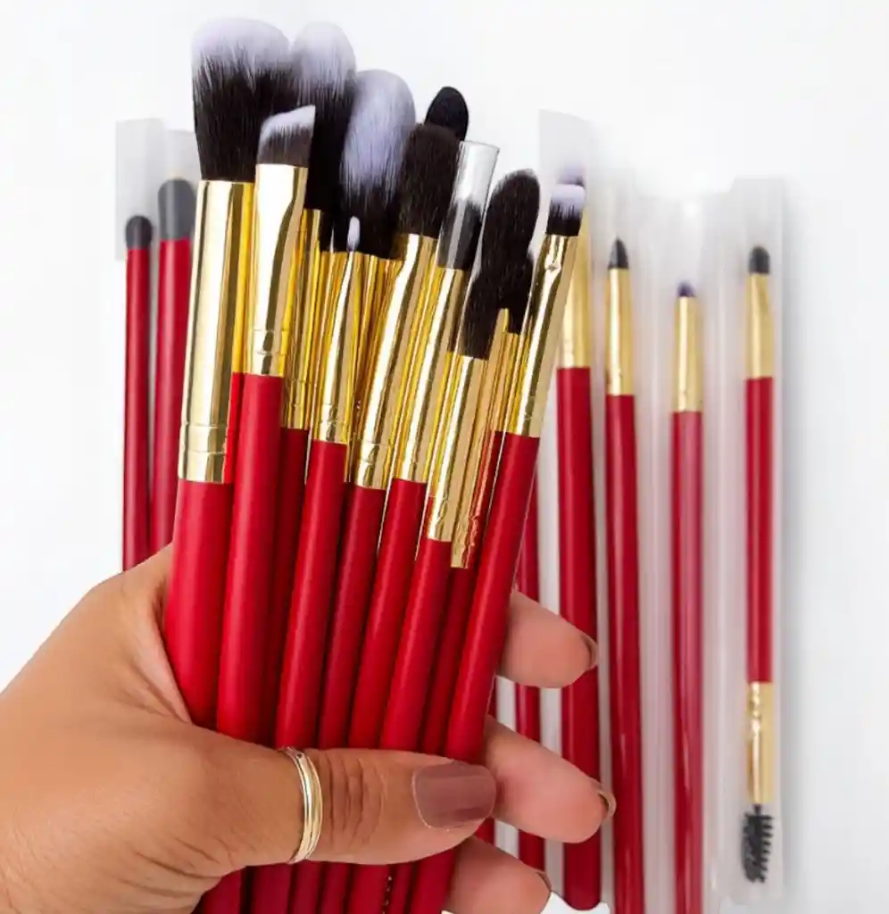 Kit De Brochas Scarlett