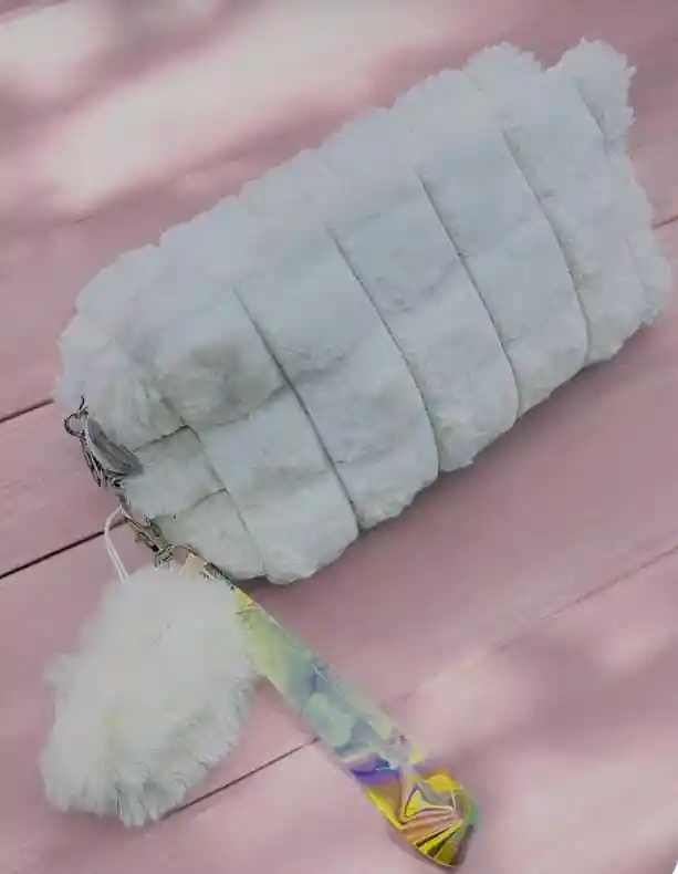 Cosmetiquera / Cartuchera/ Estuche De Peluche Grande Con Pompón Y Correa – 25x12 Cm 👜