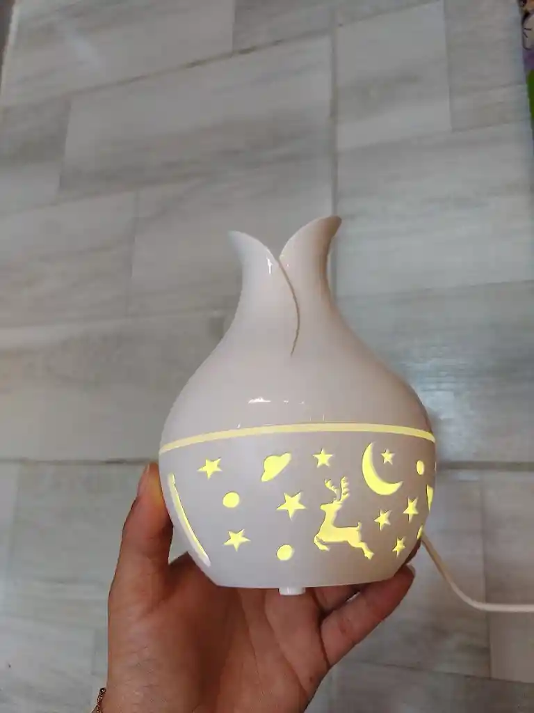 Humidificador Difusor Blanco Brillante Con Luces Estilo 2 Aromatizante