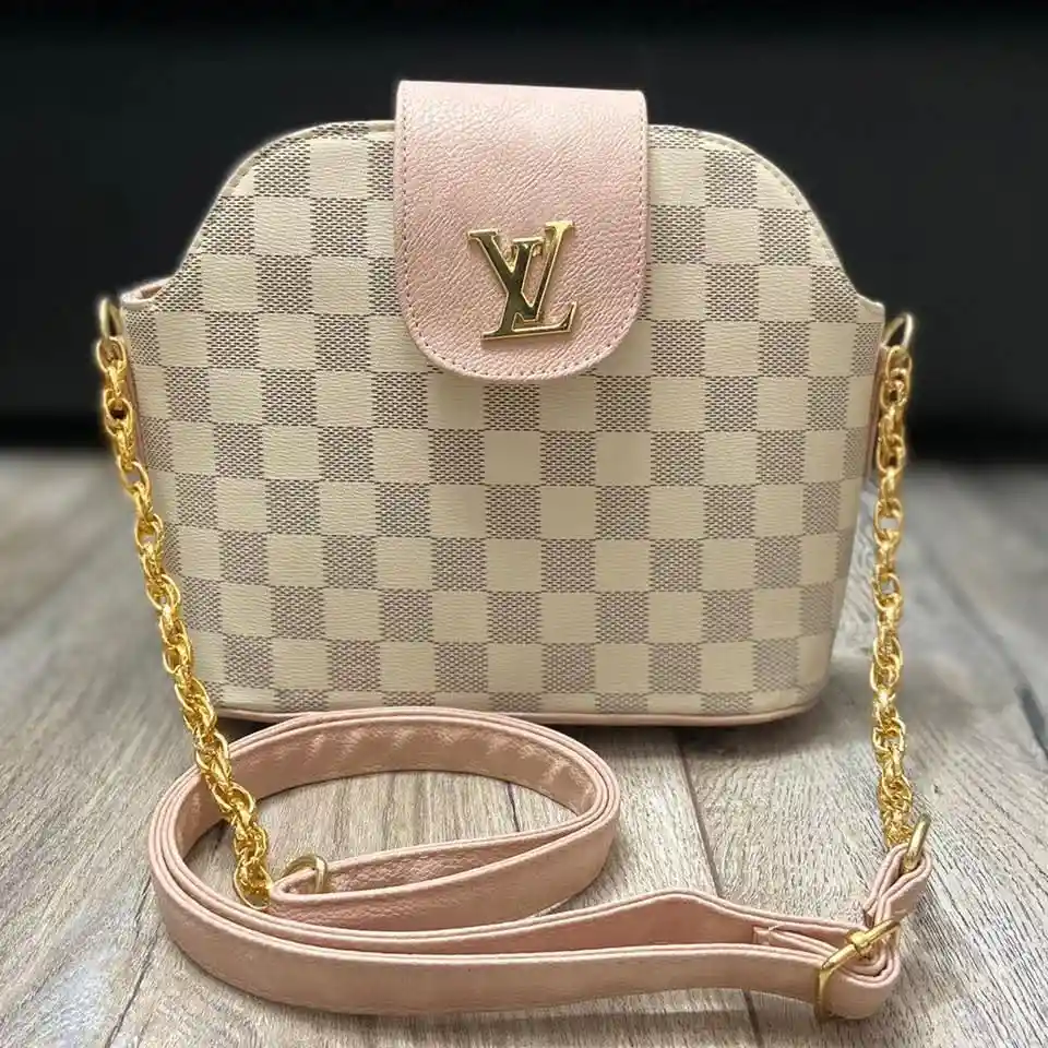 Bolso Para Mujer Carriel Flap Inspirado Louis Vuitton Damier Azur Color Rosado Y Beige Crema Cuadros Con Correa