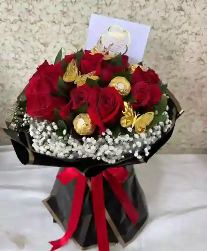 Jarron De 12 Rosas Roas Y Ferreros