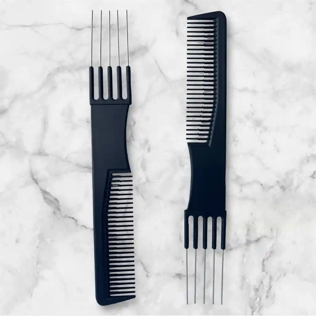 Peine De Cola Metálica – Precisión Para Partir Y Peinar Con Estilo