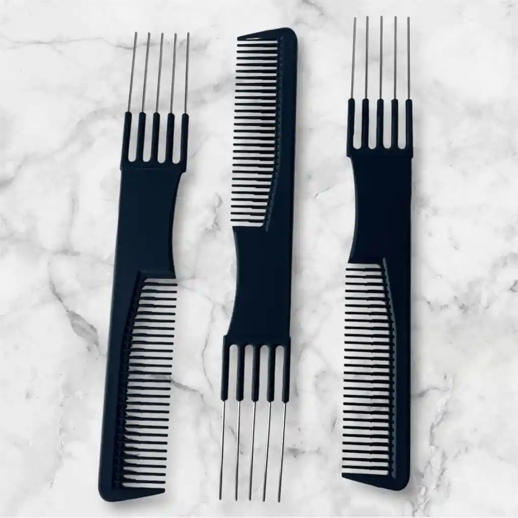 Peine De Cola Metálica – Precisión Para Partir Y Peinar Con Estilo