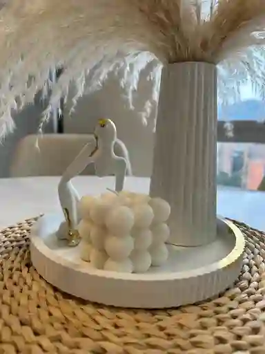 Bandeja, Florero, Vela Y Escultura