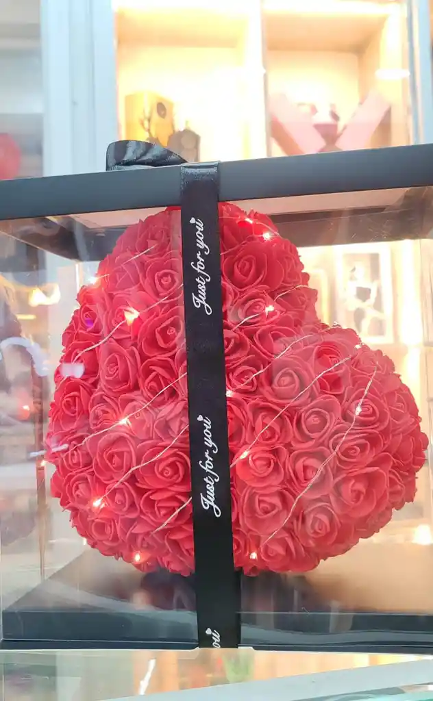 Corazon De Rosas Eternas De 25cm