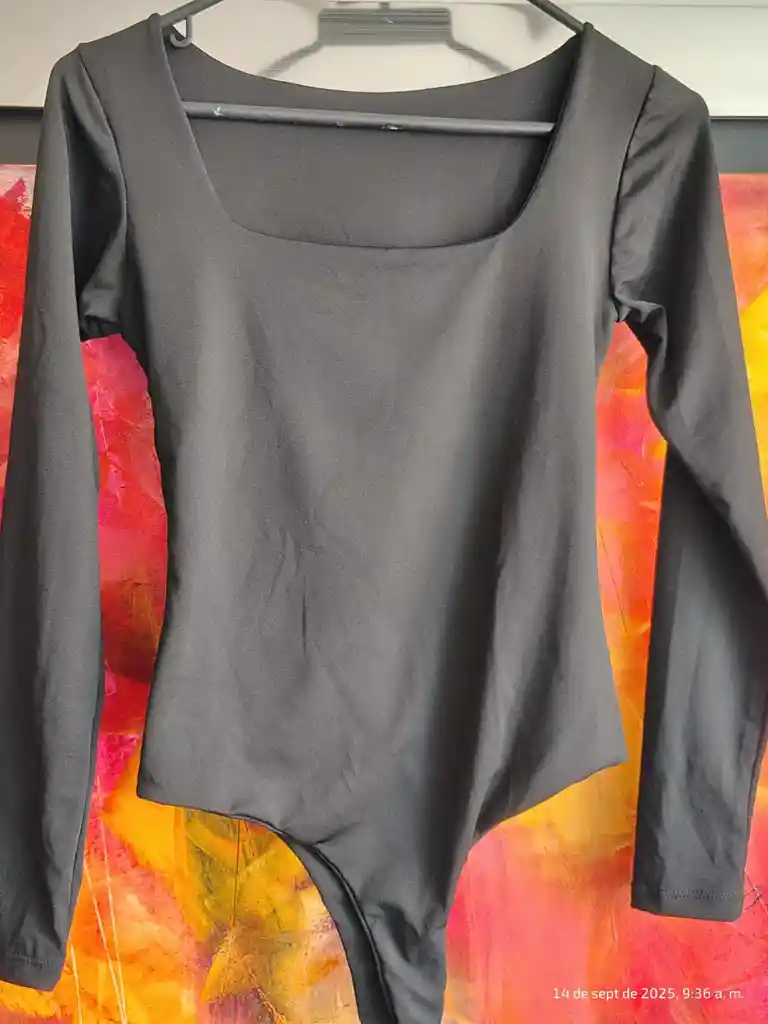 Body Manga Larga Escote