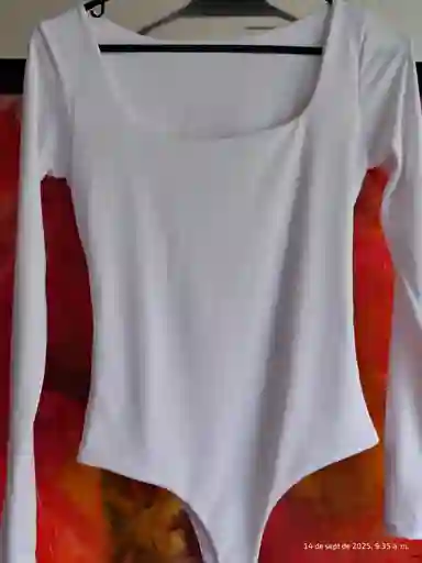 Body Manga Larga Escote.