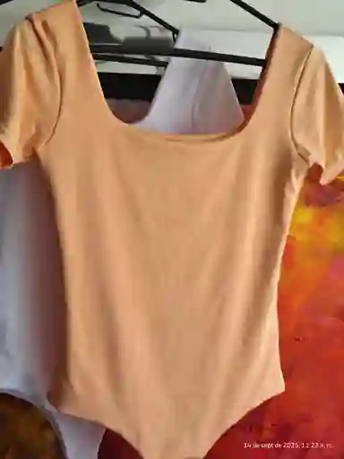 Body Manga Corta Escote
