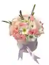 Caja Blanca Con Flores En Tonos Pastel