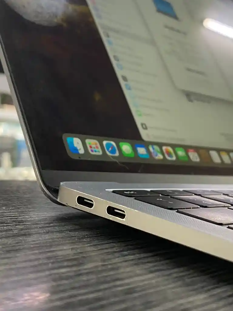 Macbook Air 2019 Core I5 / 8gb + 256gb + 13" 2k (cargador Original)