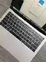 Macbook Air 2019 Core I5 / 8gb + 256gb + 13" 2k (cargador Original)