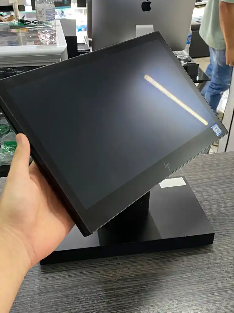 Todo En Uno Pos Táctil Hp / Core I3 + 8gb Ram + Ssd 128gb / Pantalla 15.6" (muy Buen Estado)
