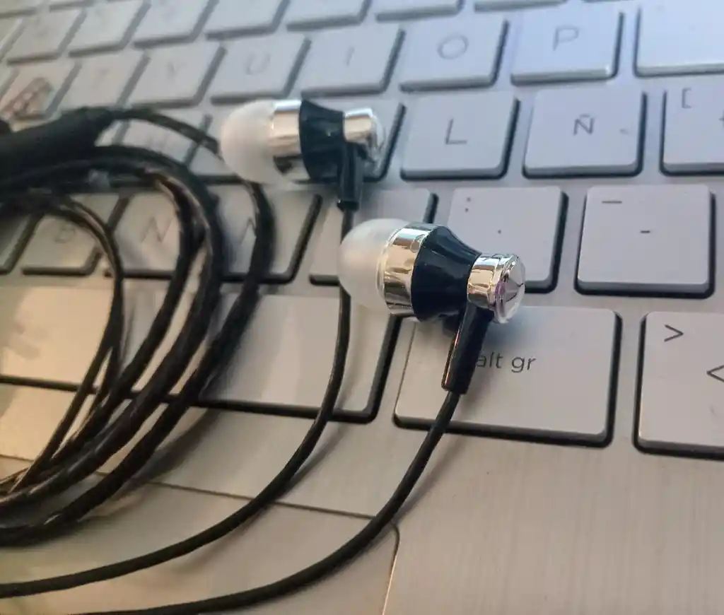 Audífono Stereo Speed Song Sg-139 Color Negro