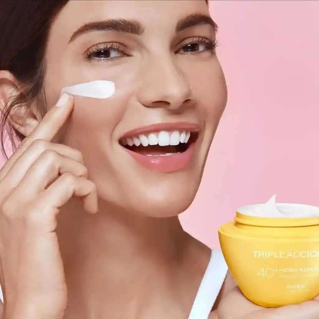 Ésika Crema Facial 40+hidra Reafirmante Triple Accion Max 200ml.