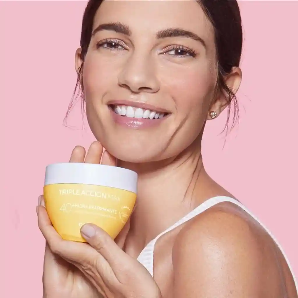Ésika Crema Facial 40+hidra Reafirmante Triple Accion Max 200ml.