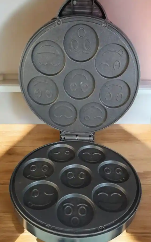 Mini Waflera De Emojis Caritas Felices 8 Wafles