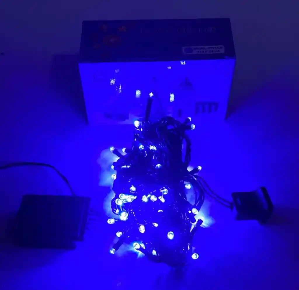Luces De Navidad X 100 Bombillos Cable Verde Luz Azul Con Continuacion 7 Metros Aproximadamente Luces Navideñas Luces Para Navidad Luces De Navidad Luz De Navidad Decoracion Navideña