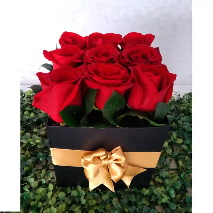 Caja De Rosas Cuadrada