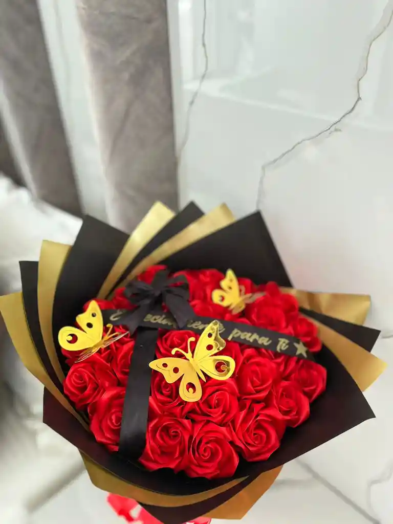 Ramo De Rosas Eternas