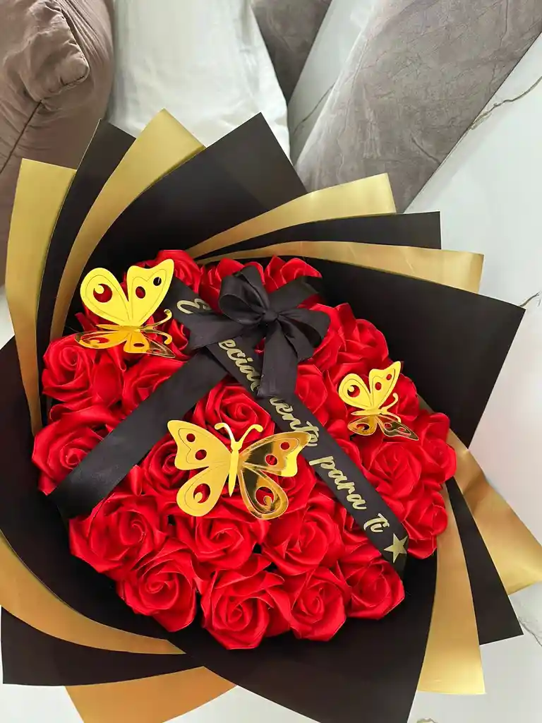 Ramo De Rosas Eternas