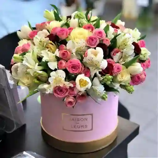 🌷 Caja De Lujo Rosas Y Lirios