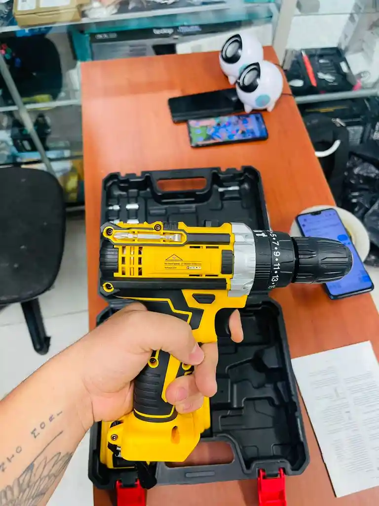 Taladro Inalambrico Con Percutor Con 2 Baterias