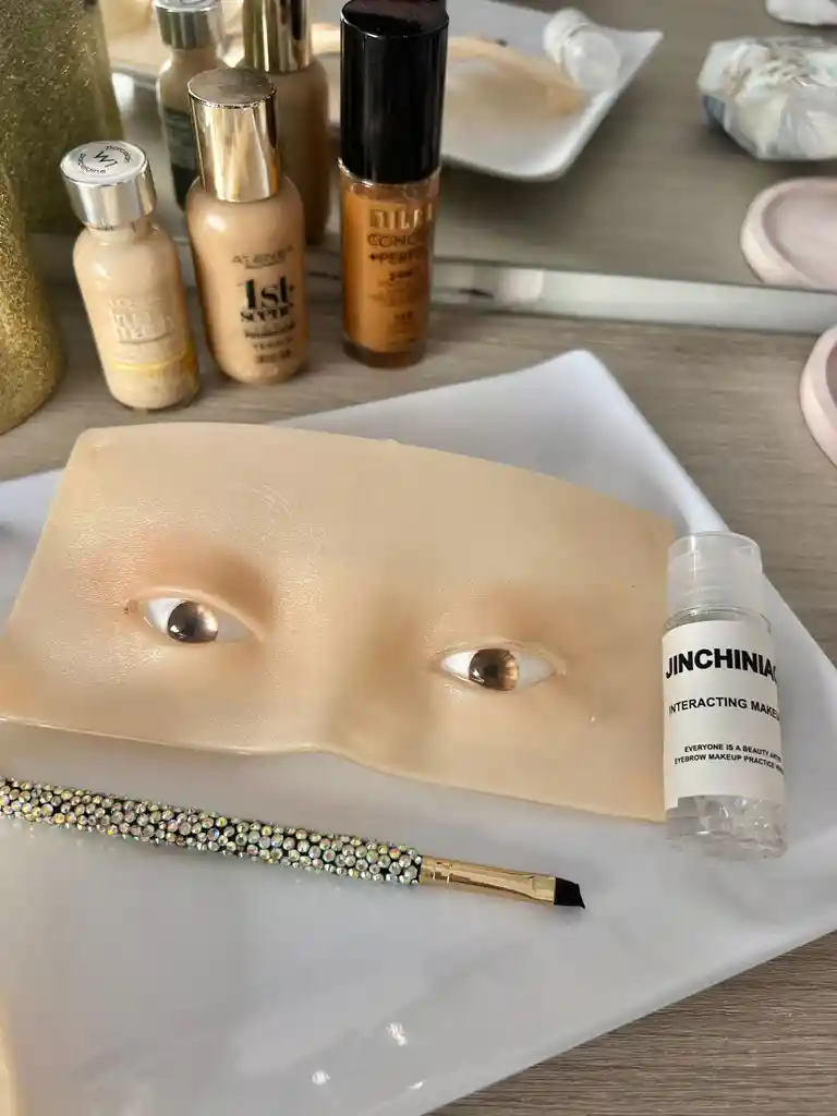 Maniquí De Silicona Para Práctica De Maquillaje