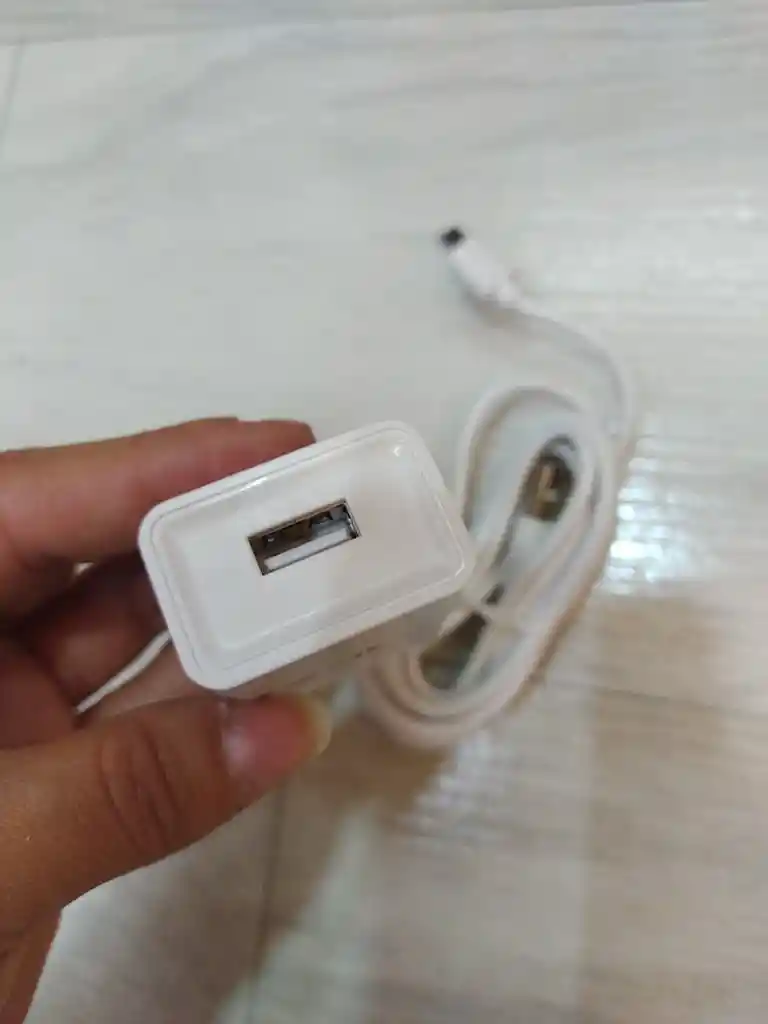 Cargador Weibo Completo Adaptador Y Cable V8 Blanco