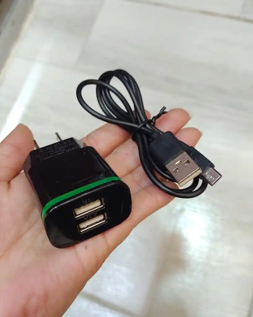 Cargador Completo Adaptador Con Doble Usb Y Cable V8 Negro