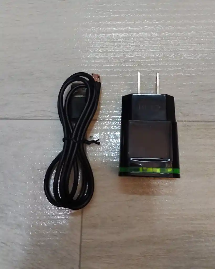 Cargador Completo Adaptador Con Doble Usb Y Cable V8 Negro