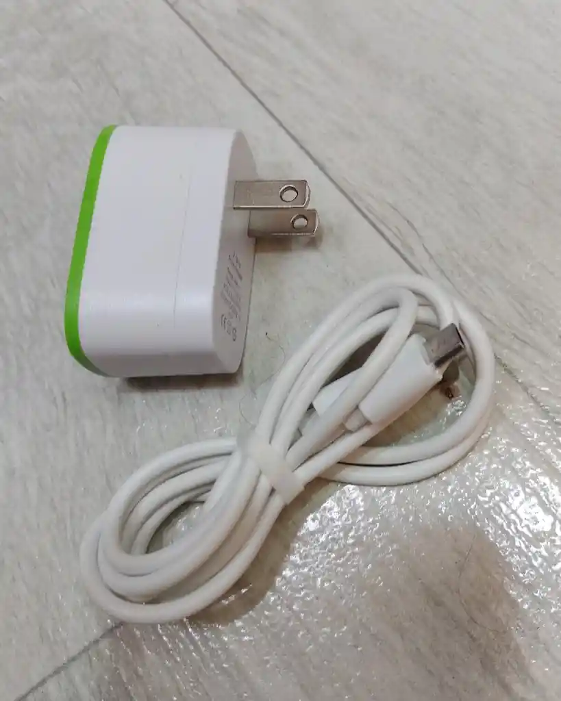 Cargador Completo Weibo Adaptador Con Doble Usb Y Cable V8 Blanco
